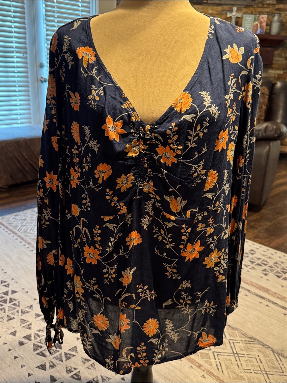 Women's Dress Blues Gypset Floral Kingsley V-Neck Long-Sleeve Top - Orange Print